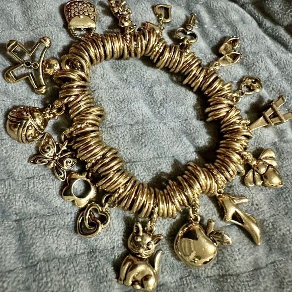 Stretch Charm Bracelet - Elegant & Unique Design Gold Charm Bracelet - Picture 17 of 17